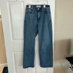 Abercrombie curve love the 90s relaxed high rise jean size 27 (4S)